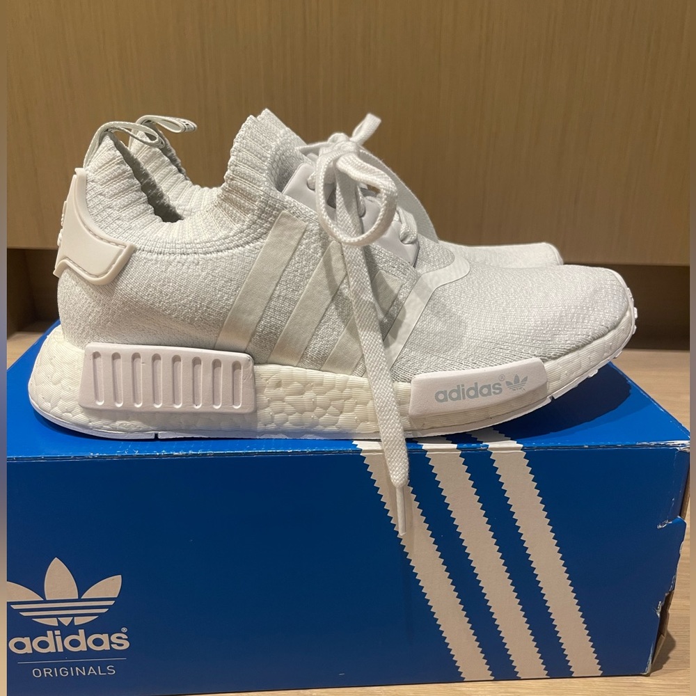 NWT Men’s Adidas NMD_R1 Triple White Primeknit size 6.5